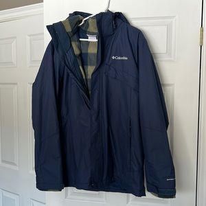 Mens Columbia 3-1 winter jacket. Navy blue with plaid. Size L.